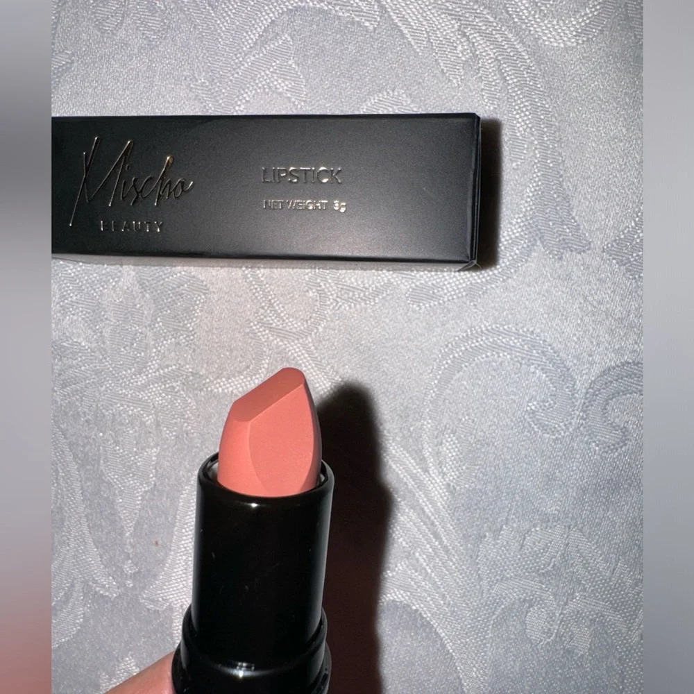 MISCHO BEAUTY Lipstick in Ijama